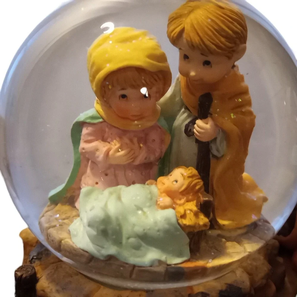 Vtg Christmas Nativity Childlike Figures Manger Scene Plays Silent Night READ